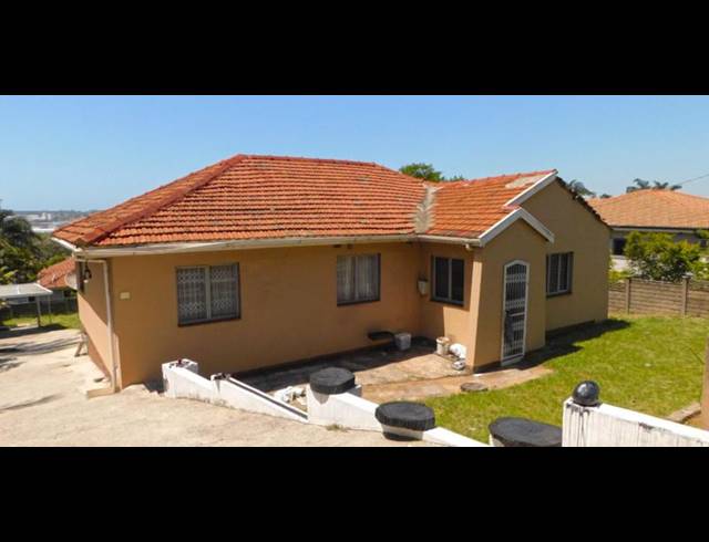 3 BEDROOM HOUSE FOR SALE IN MONTCLAIR